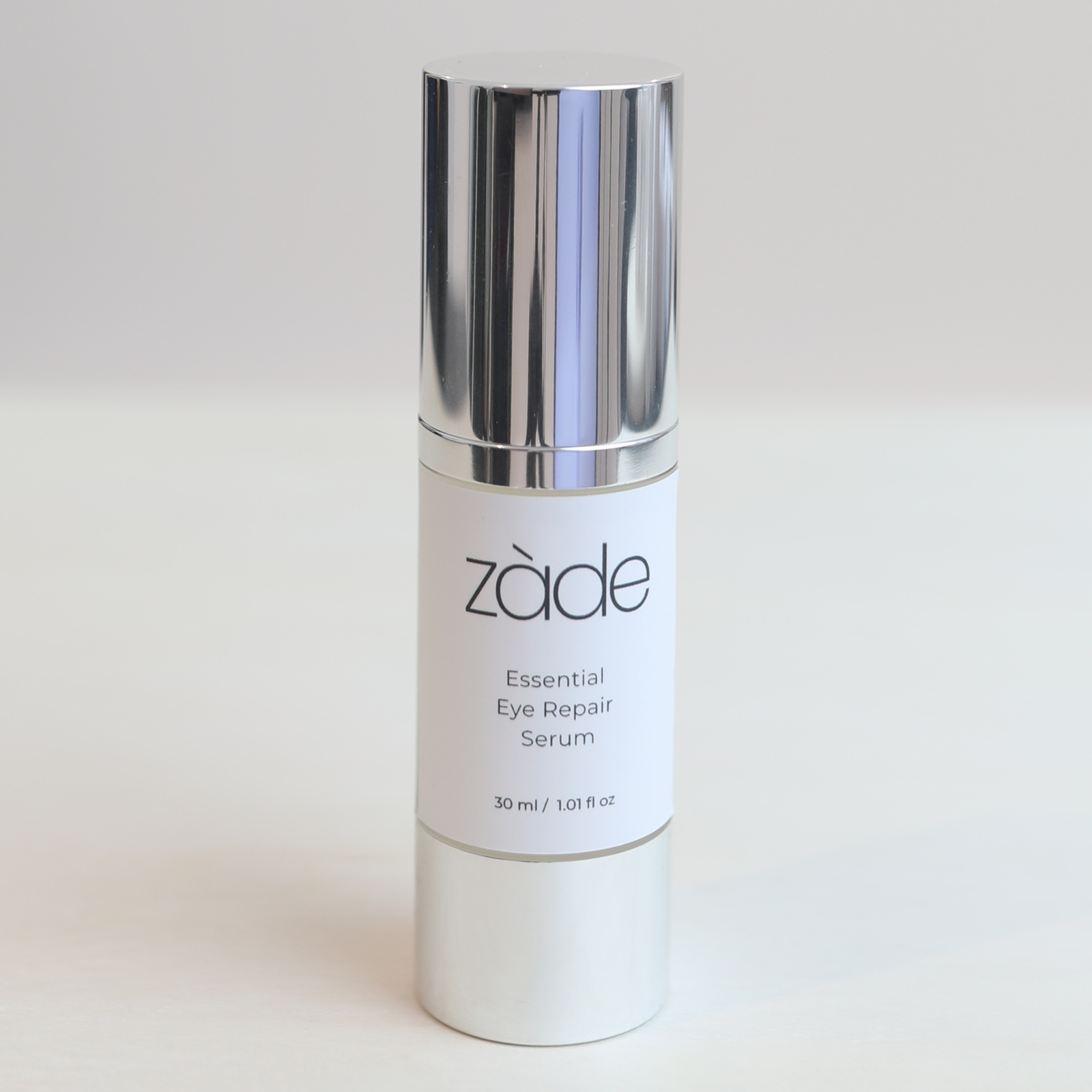 El contorno de ojos de Záde, essential eye repair.